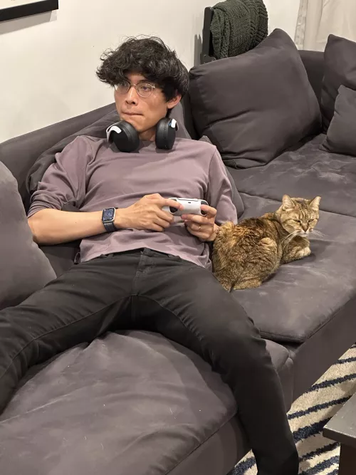 Me and my cat playing the new Wukong game this weekend 🐒