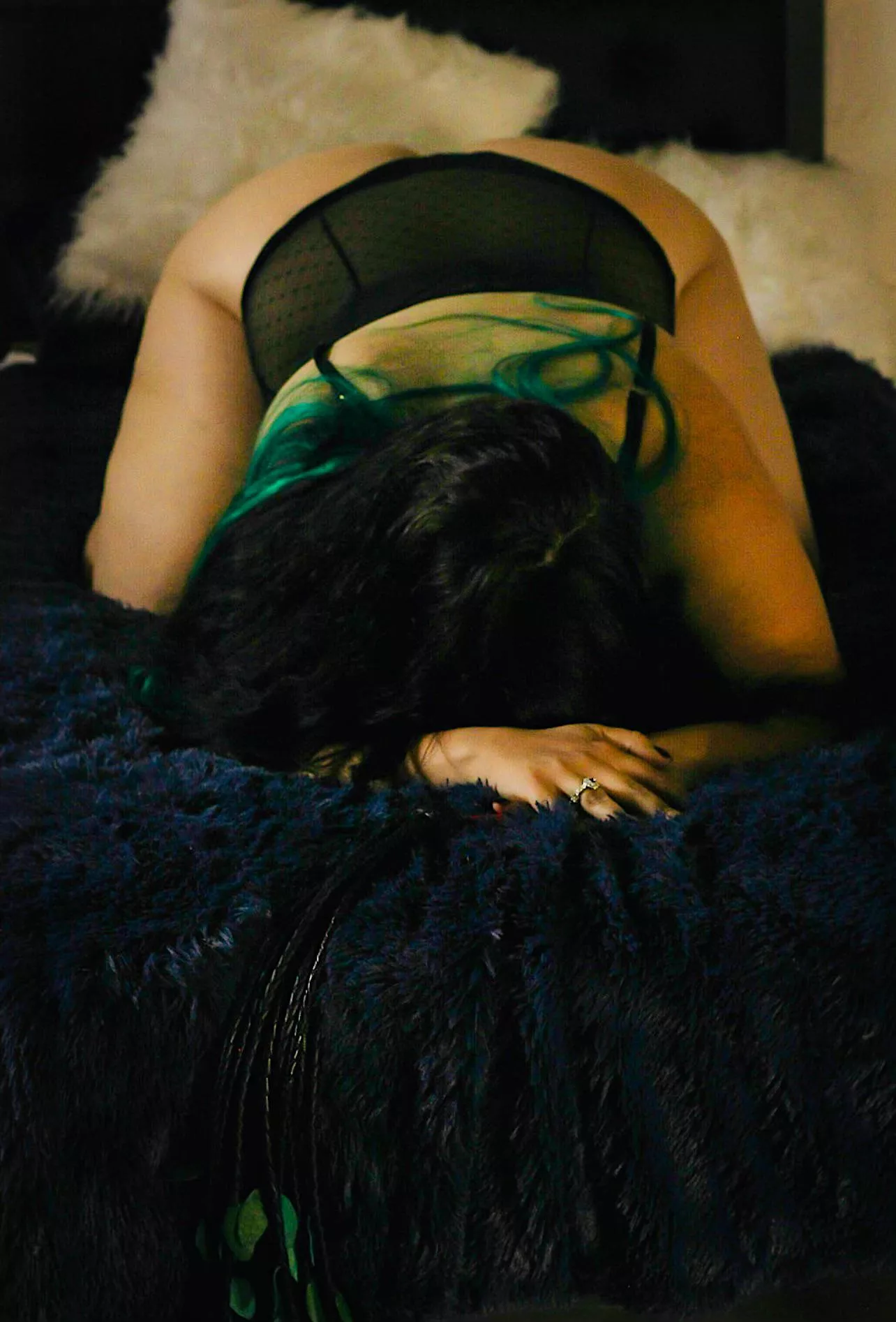 Please rate my pose and booty from 1-10. I’ll post more soon. 