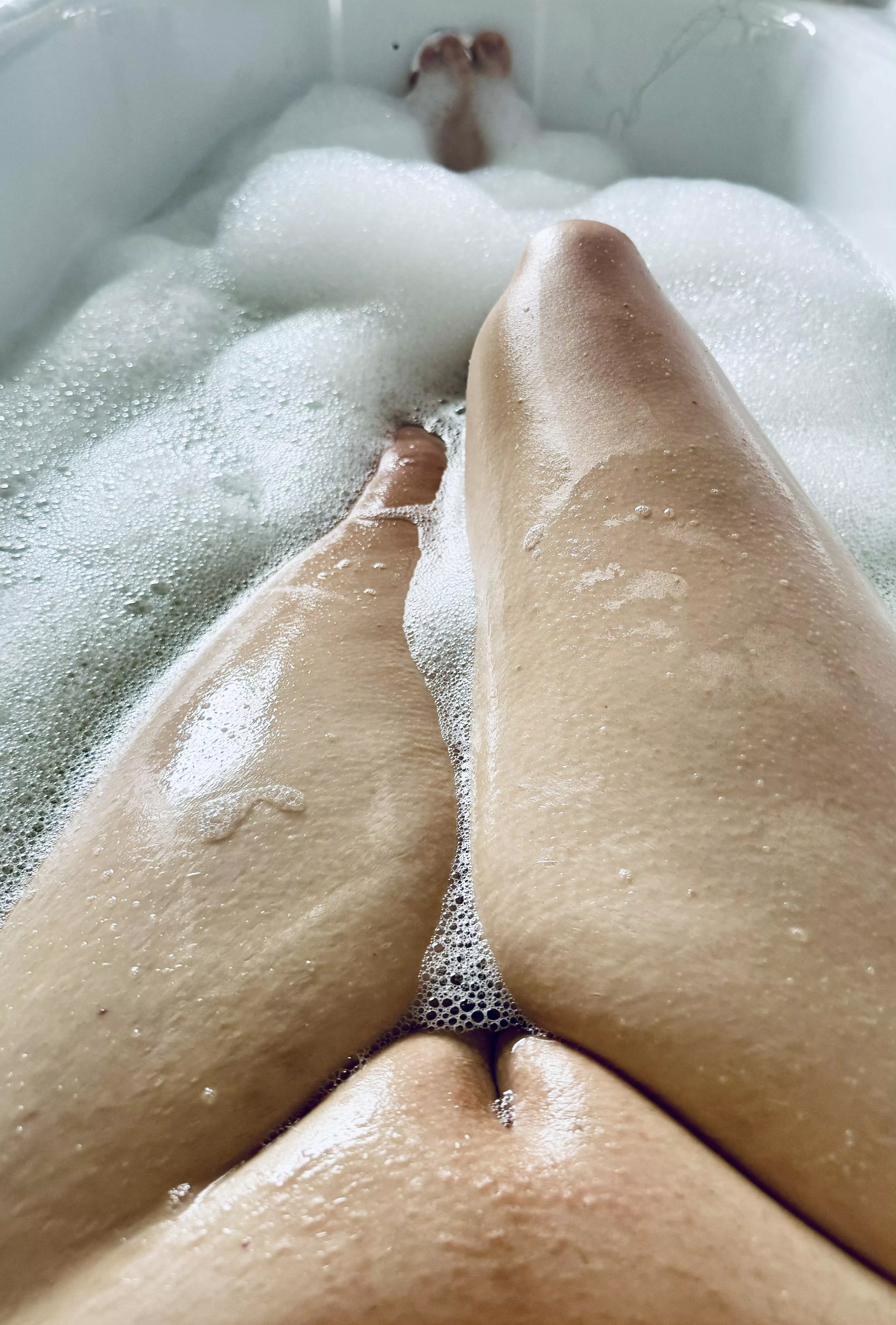 Post waxing soak in the tub the other night ✨