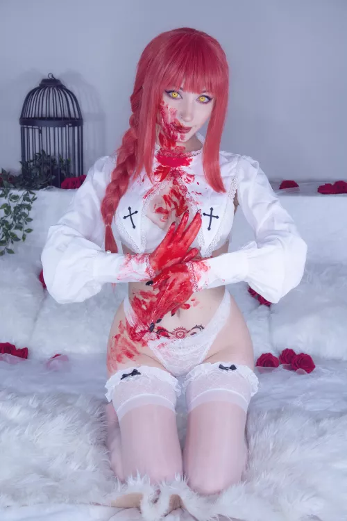 Shiroktsne as Makima 