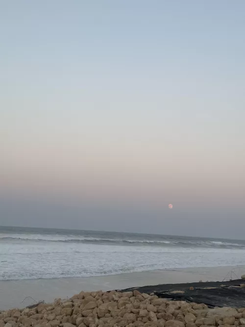 Sundown at the beach 