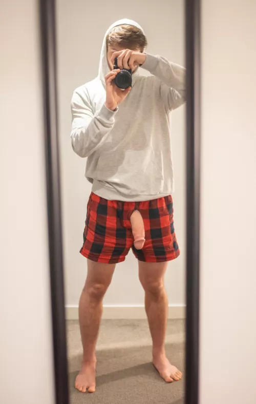 Wanna suck my college cock between classes?