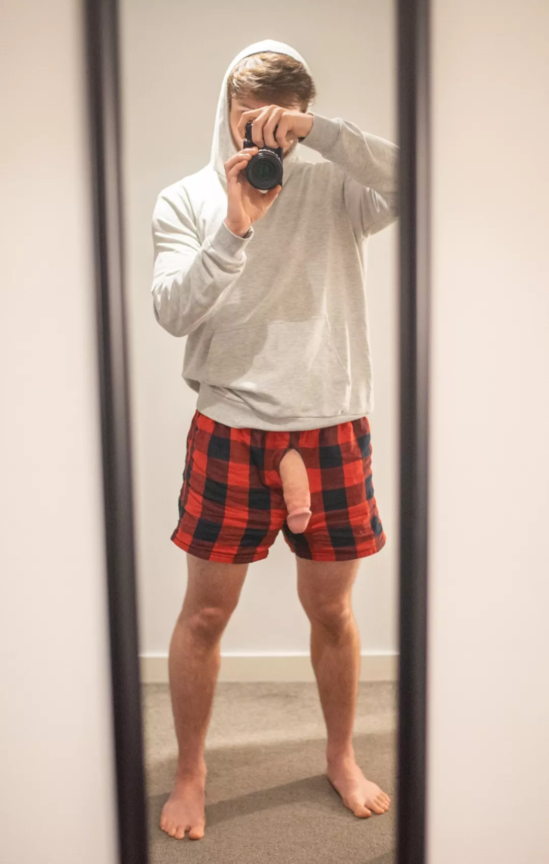 Wanna suck my college cock between classes?