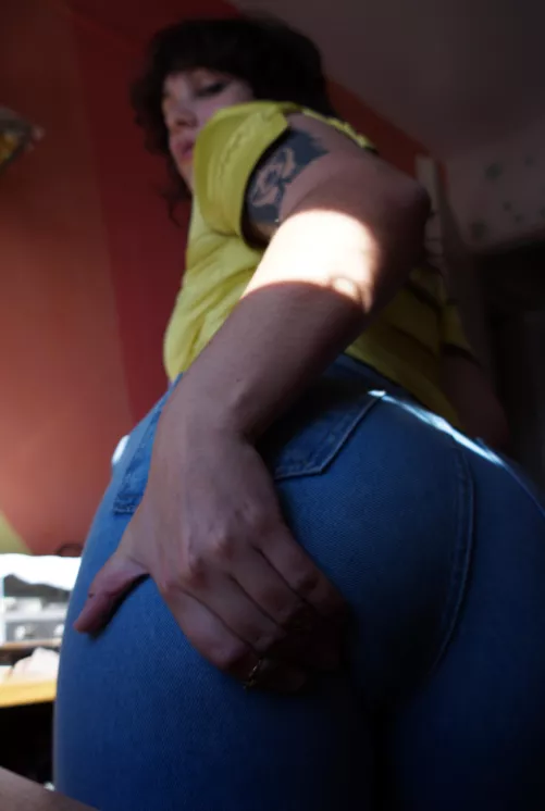 Would you come and sniff my back?