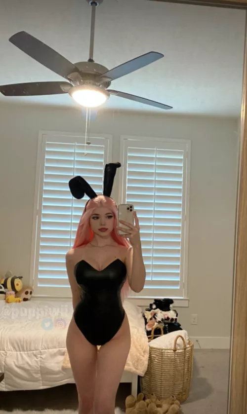 do you know what else is pink with this bunny? >//<