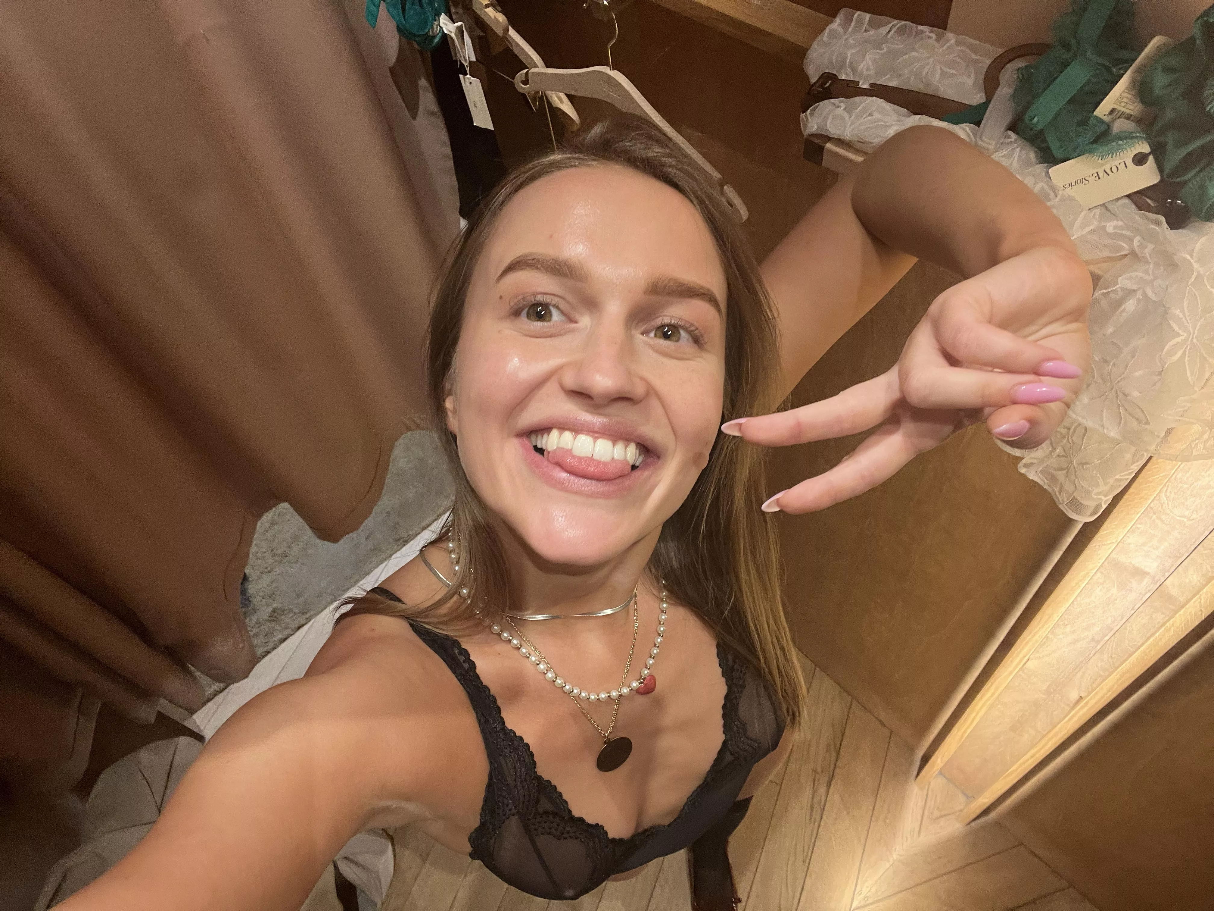 good day and a changing room photo