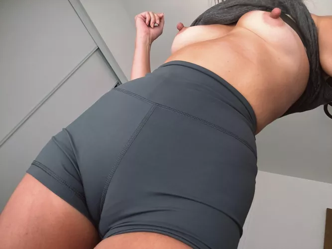 I wore these shorts to the gym like this 