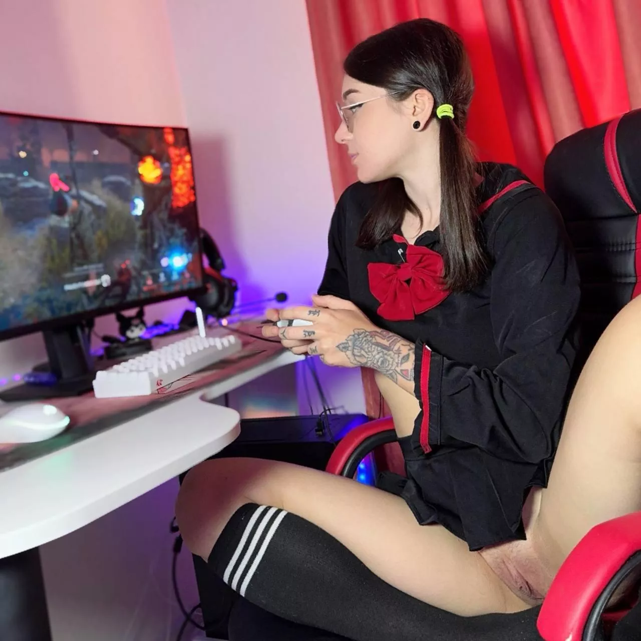 Play with me or lick me?