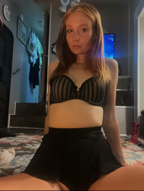 Sexy goth schoolgirl🖤