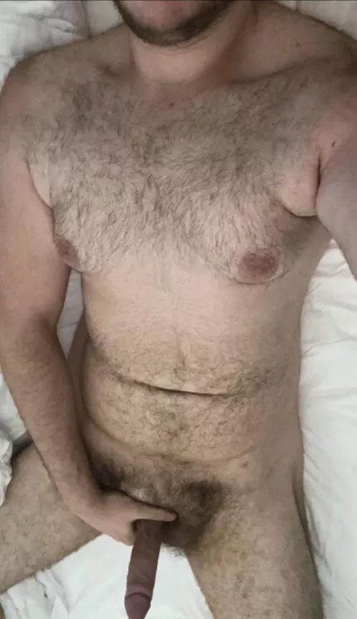 who likes this hairy beefy manly 18yo bear cub boy? I'm a kinky pervy gooner bator looking to chat, goon and bate with likeminded bros and dads, dms open