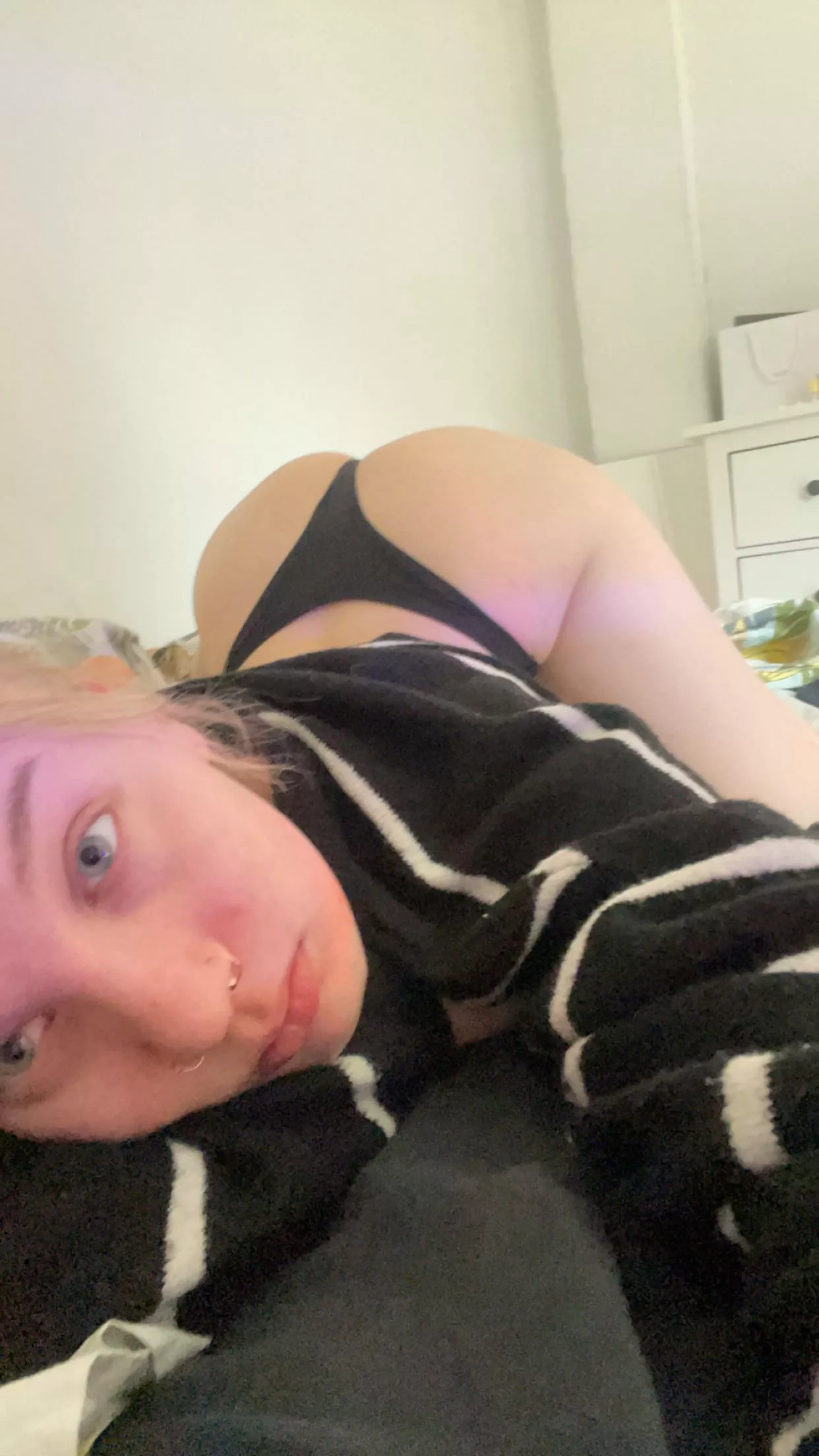 Do my doggy position make you want to fuck me raw?