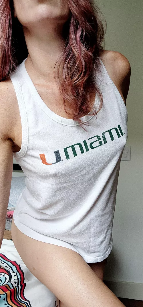 Get up, it's Game Day! My money's on the 'Canes over the Gators 🏈