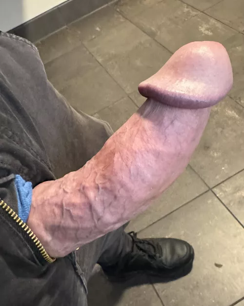 Who wants to help me destress after work?