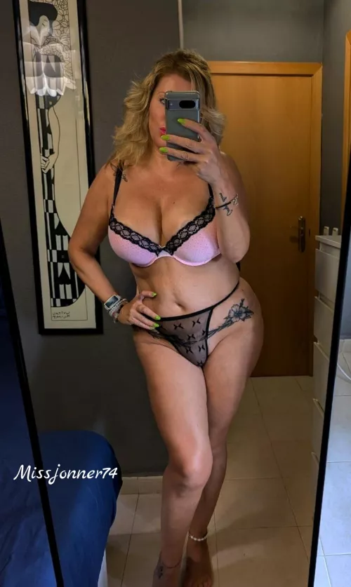 A 50yo curvy milf is still fuckable 