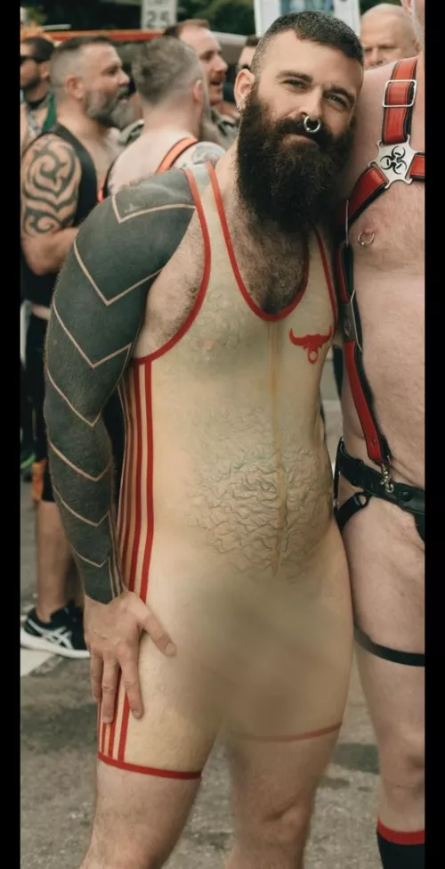 Anyone know the brand of the singlet?