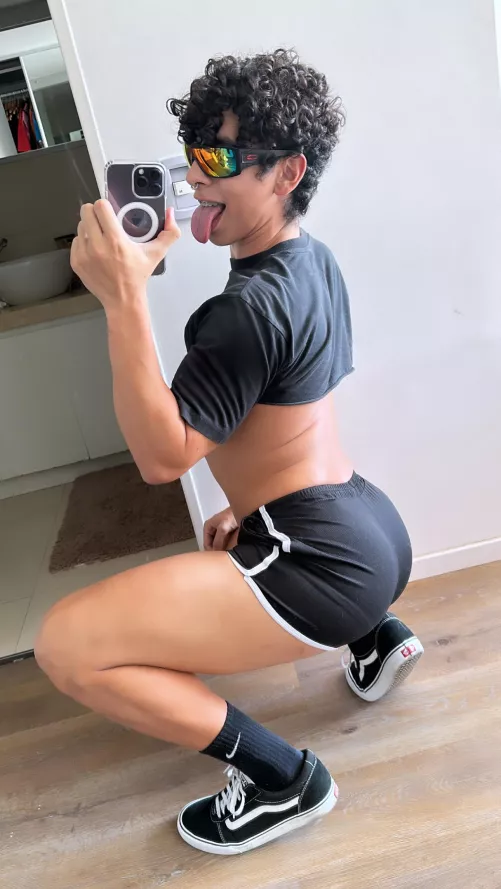 Do you like sporty fems with fat asses?