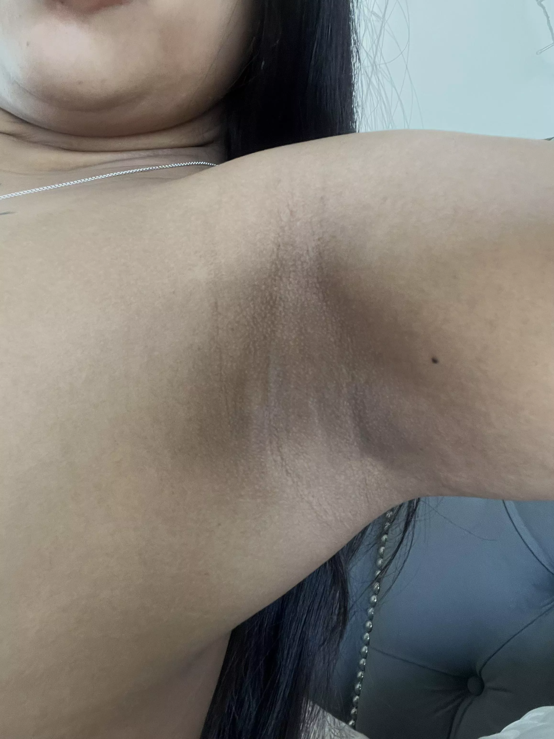 i have a video of a guy cummin on my armpit 🙊 i want to show u 