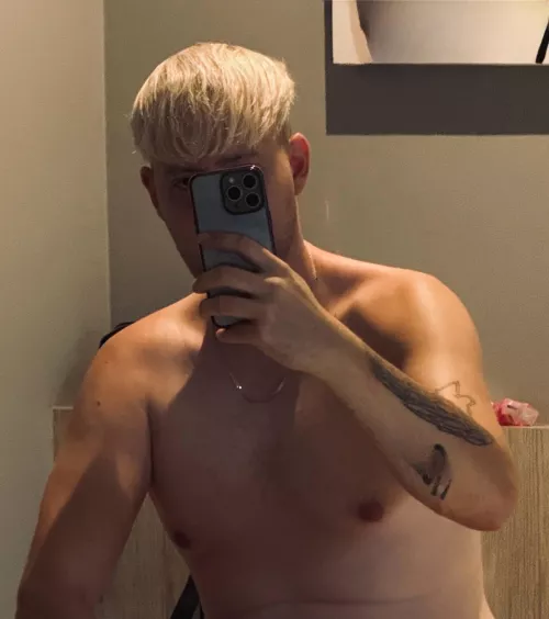 I hiding my chubby body hihi (29)