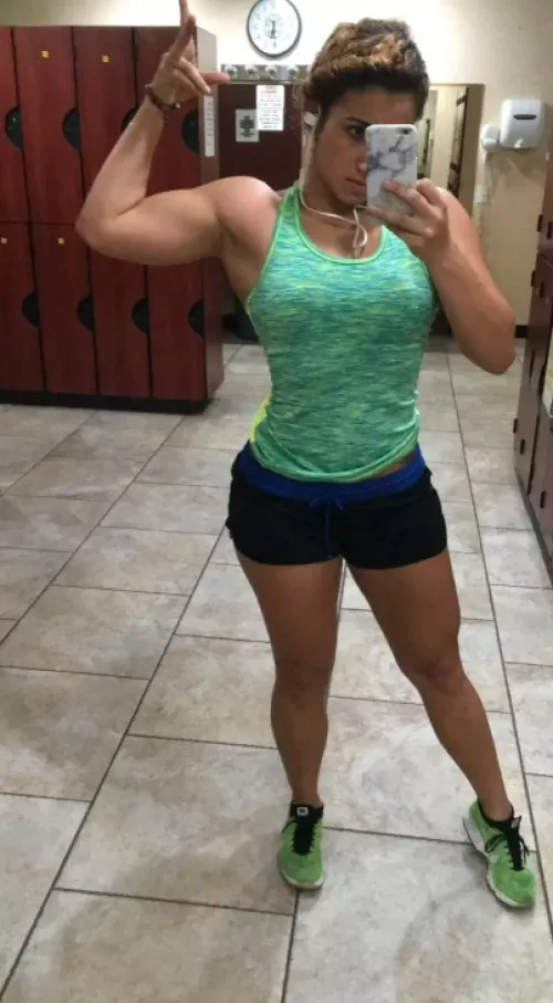 I want that warm load all over my armpit 