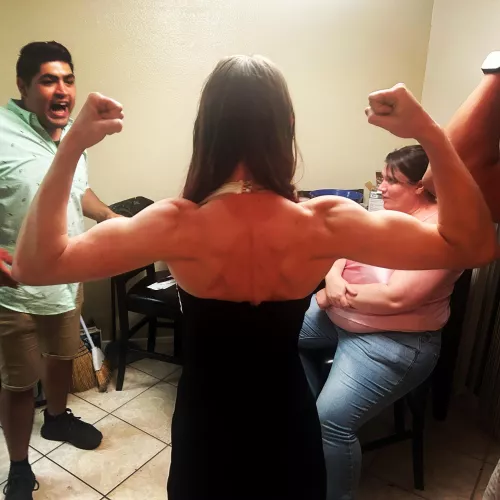 Literally had so many guys cum on my muscly back. Who's next?