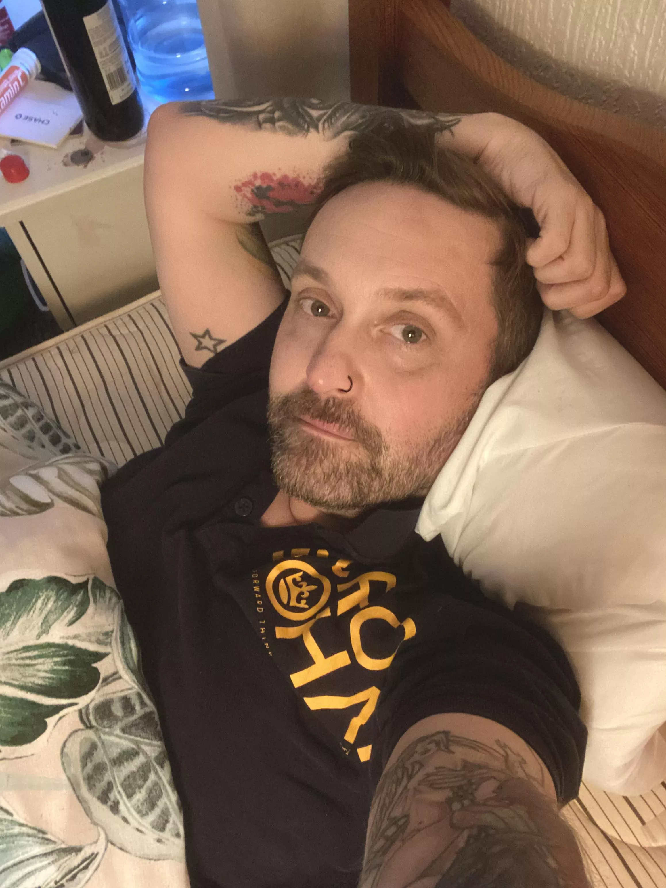 Why why why did I drink that red wine last night 🤢  Why why why did I drink that red wine last night 🤢