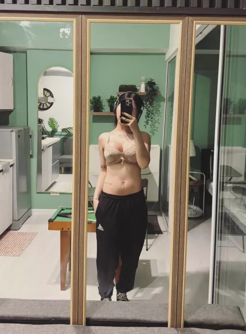 would u fuck me and suck on my titties 