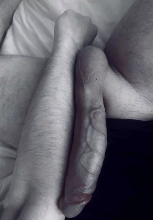 Any fan of black and white? 🍆