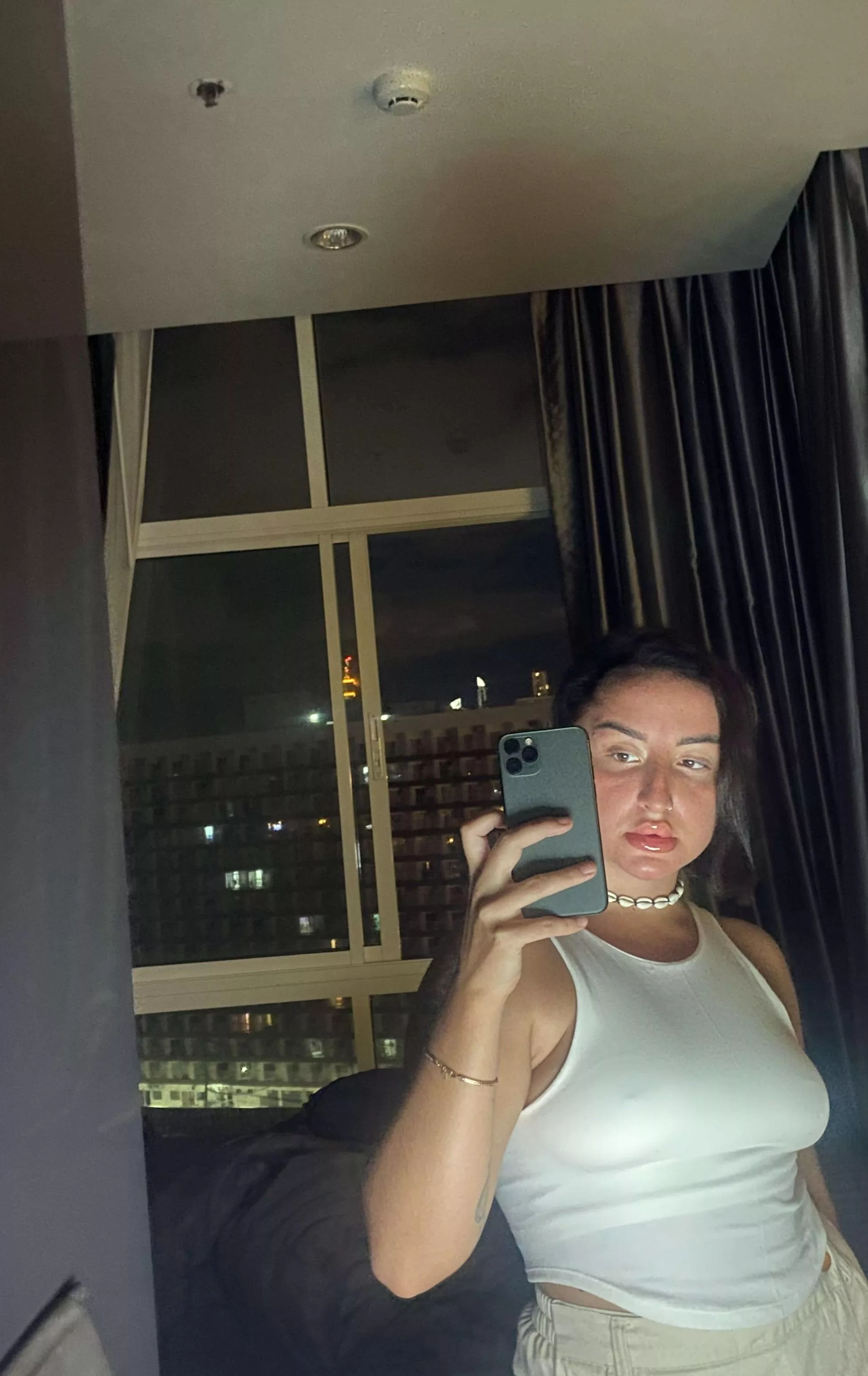 At first glance, do I look attractive or average