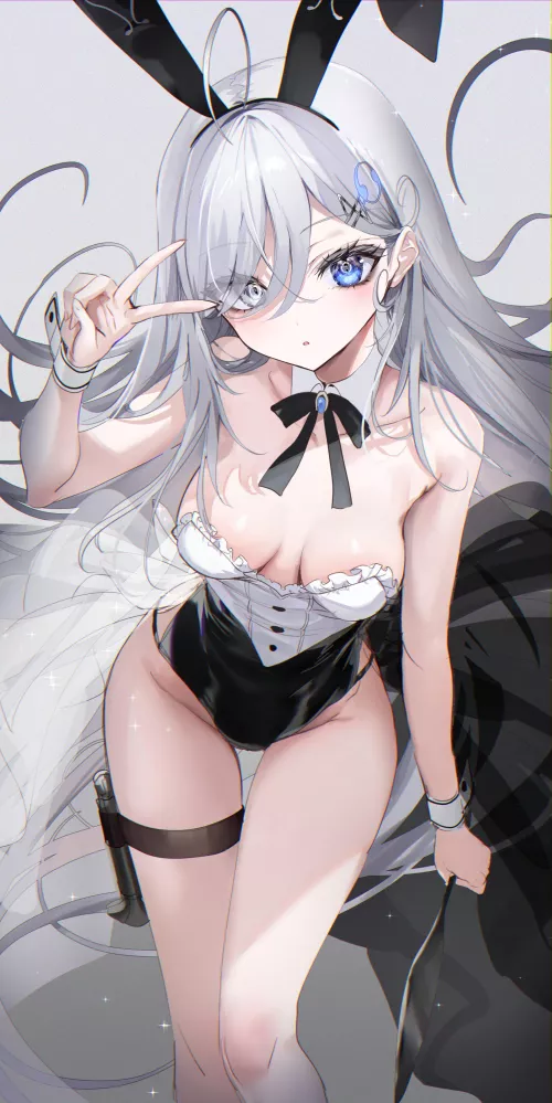 Heterochromia Bunny Girl 