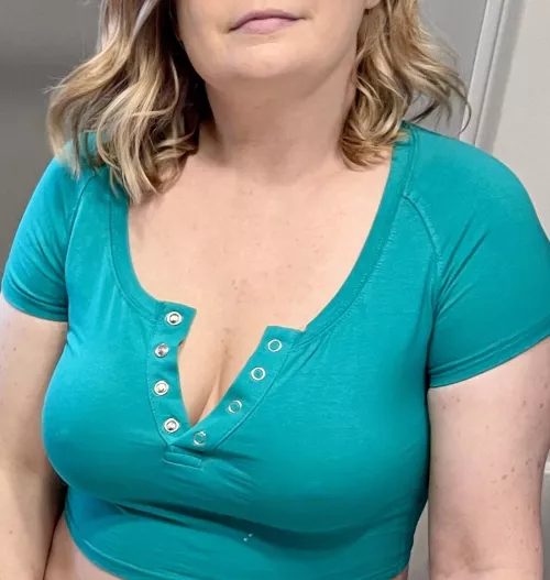 I feel like no buttons is always the way to go