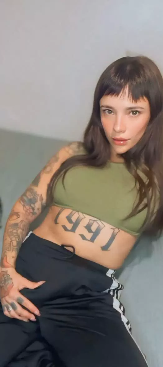 I have something hidden that will fill your mouth first and then your ass
