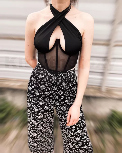 This still counts as a no bra