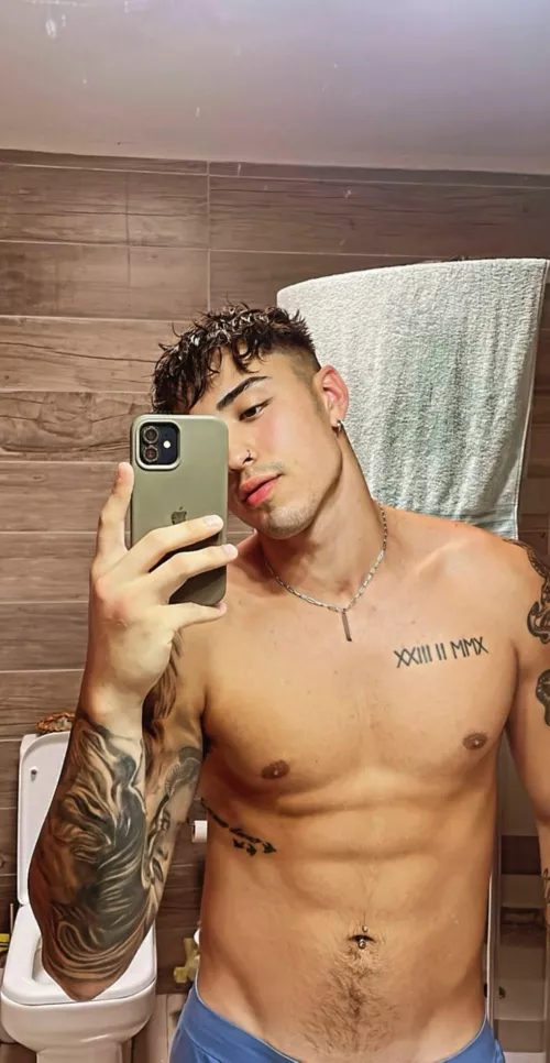 [23] just a bro and no clothes