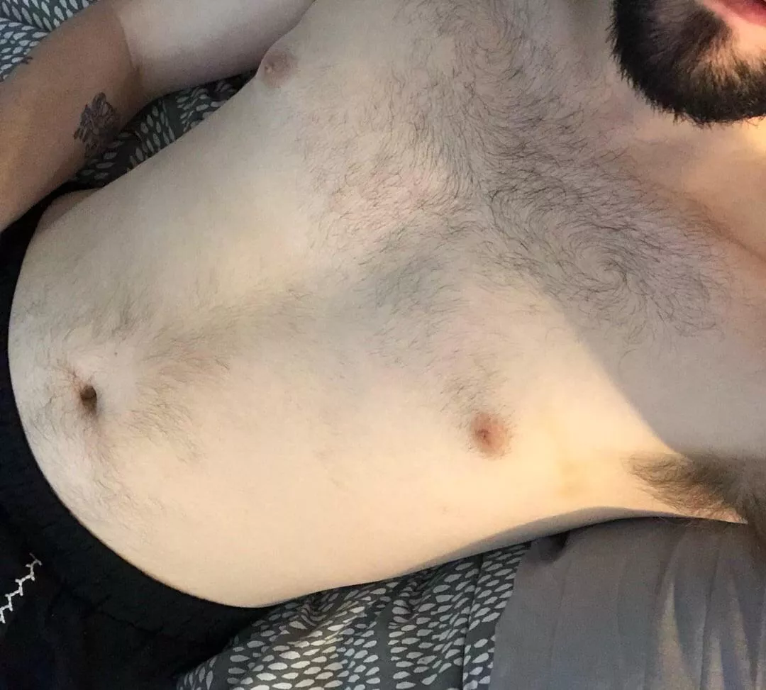 26 average lad looking for dads/hairy/stocky/chub/muscle guys… big nipples+++ real dad+++ nano244060