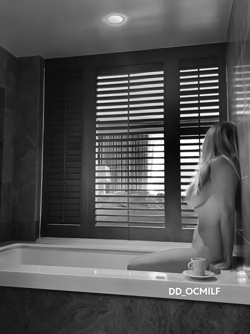 A bubble bath and coffee are the perfect way to start any morning 🌞 ☕️ 🛀 