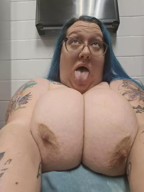 Come meet me in the men's bathroom. You know who you are. 