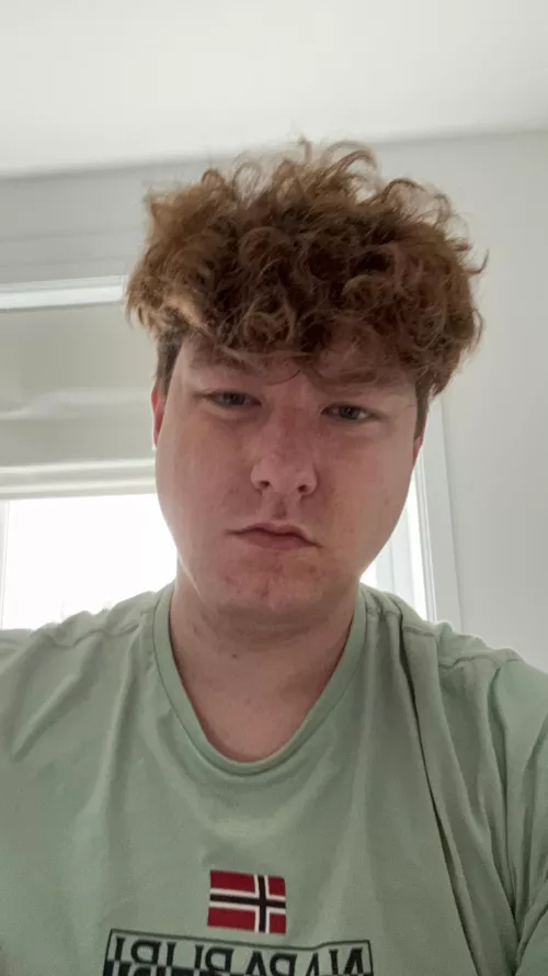 Flying to Barcelona with the PMDG 737 on MSFS. What games are you playing?