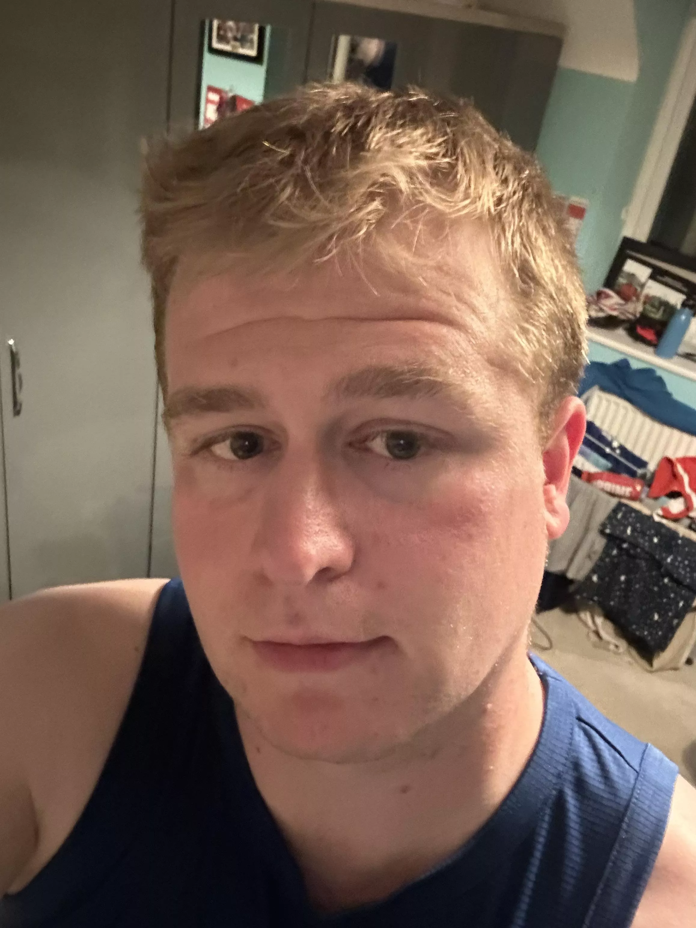 Hey love to chat and meet new new people I move marvel and dc also fifa 