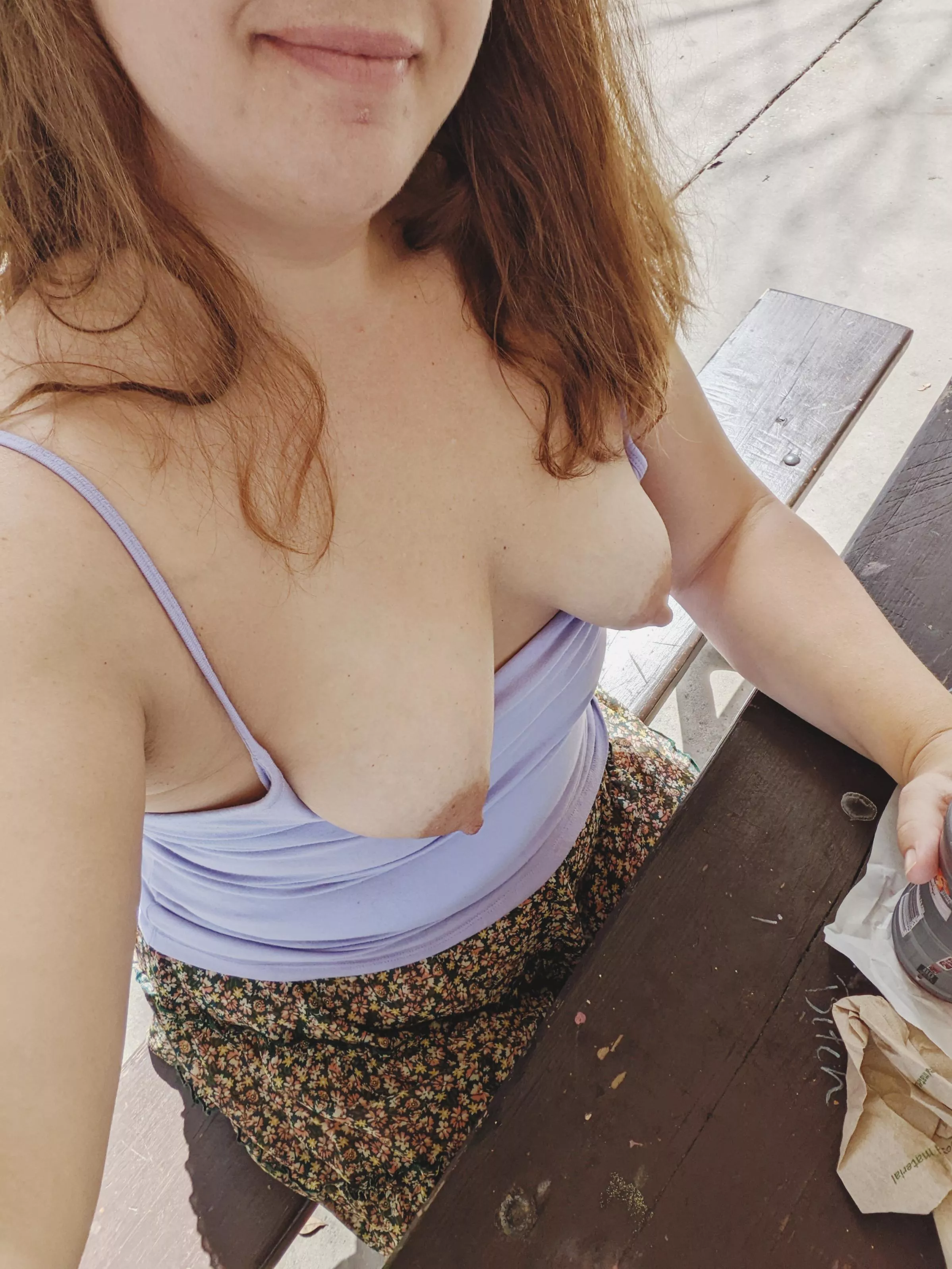 Lunch break at the park 