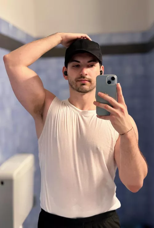 Never wore hats before, but I like this one 