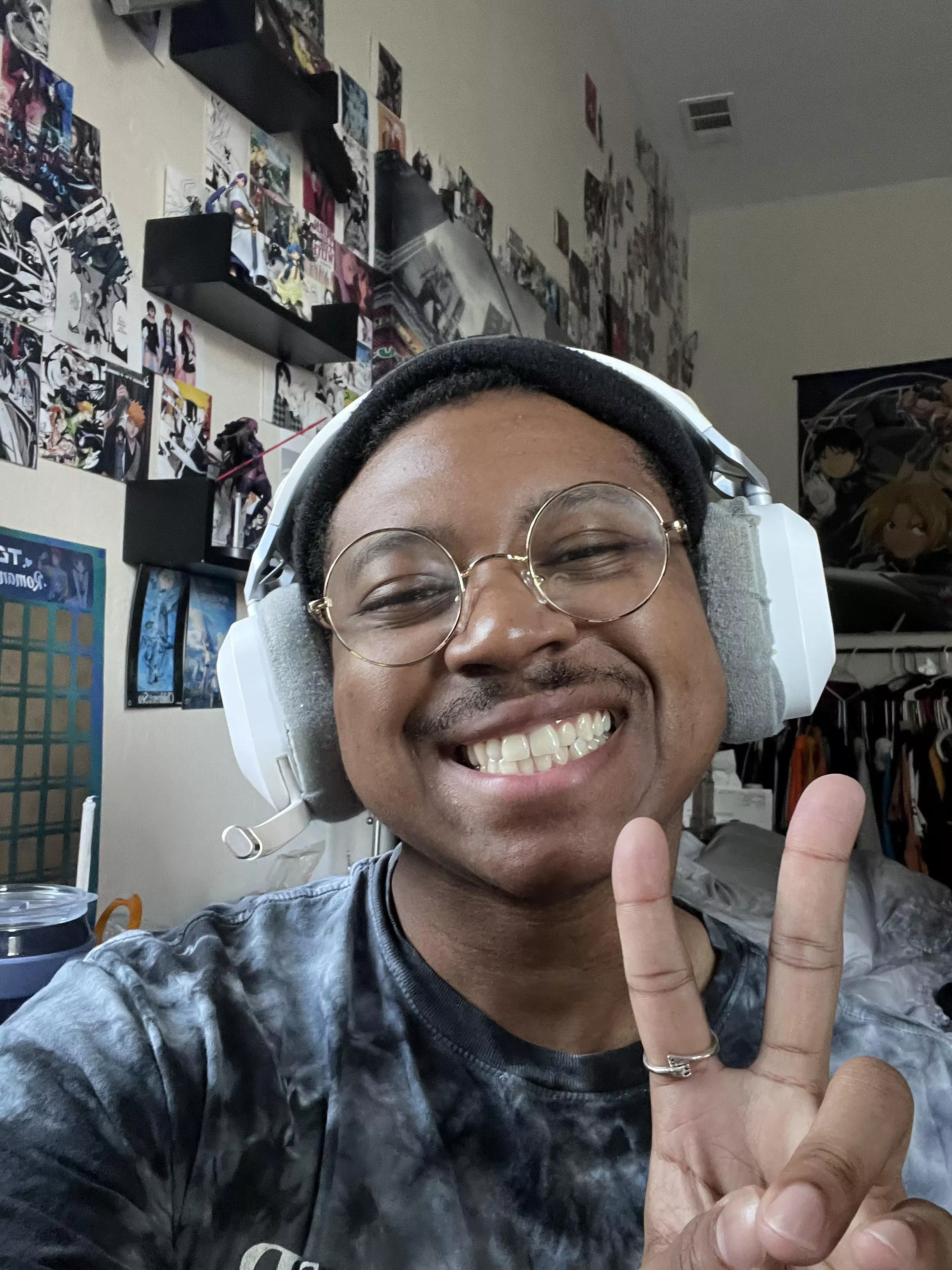 starting to day right with a stream🥰 , tell me what game yall play below ??  starting to day right with a stream🥰 , tell me what game yall play below ??