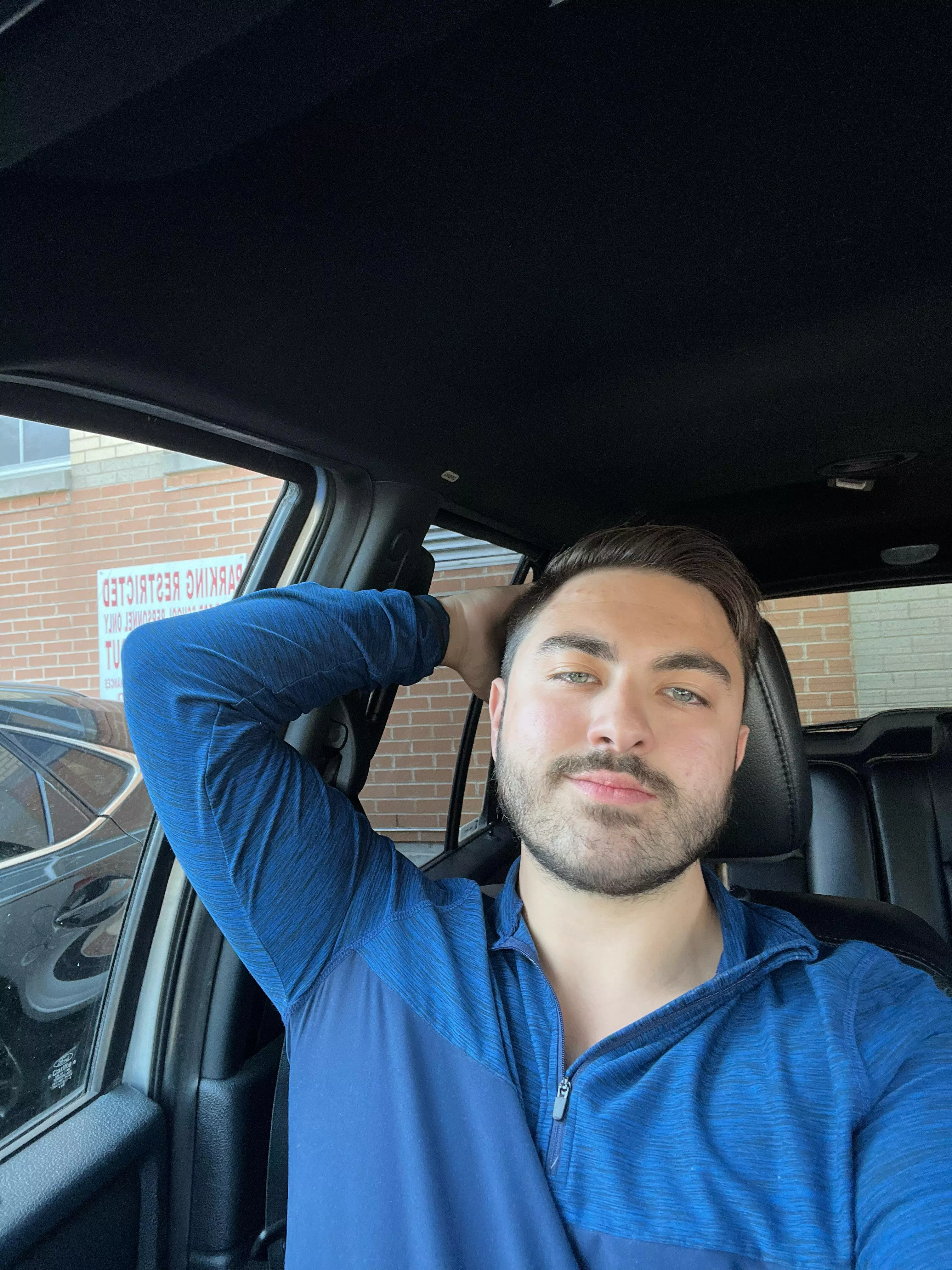 Summers almost over who needs a cuddle buddy for fall 😝