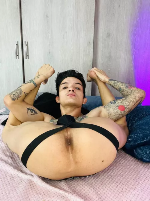 who wants to eat? 👅