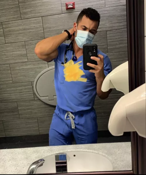 24 yr old nurse. I’m DL and straight. Snap me? Yovnger guys preferred. User is damon_snapp