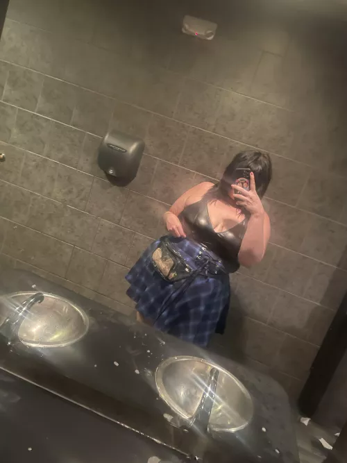 going out but make it little 🩷🔪