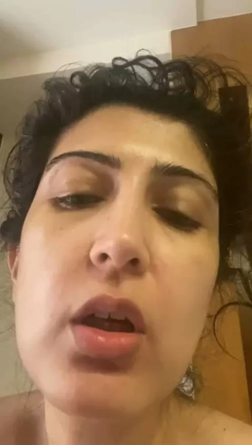 Guess my early morning mood? Kia kar rhi hoon?