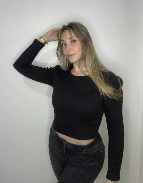 How am I looking in this crop top?