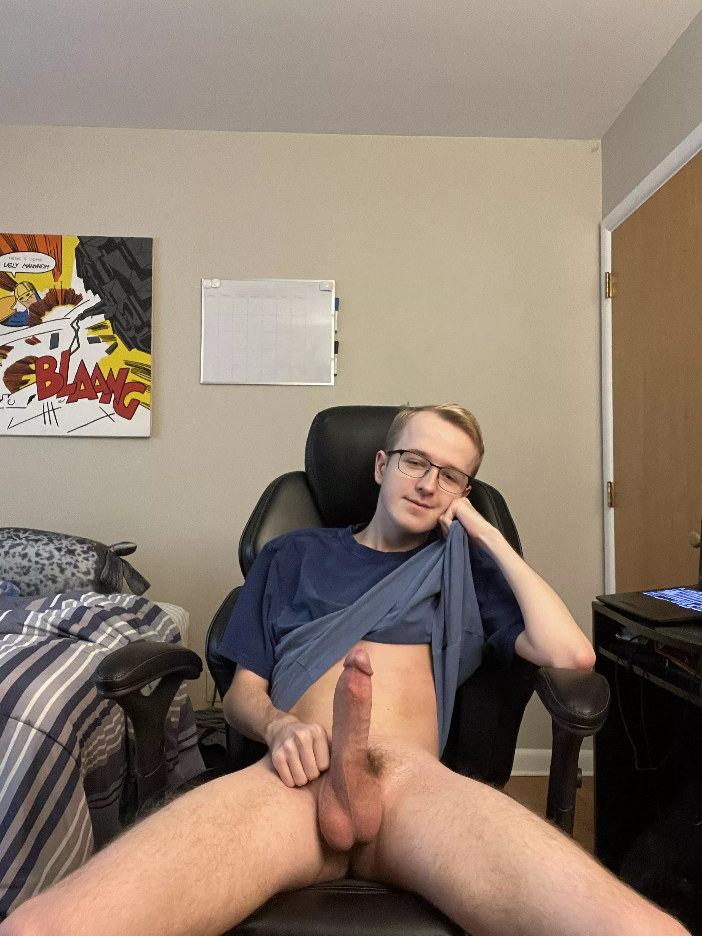 I could use someone on my lap 😏🥴