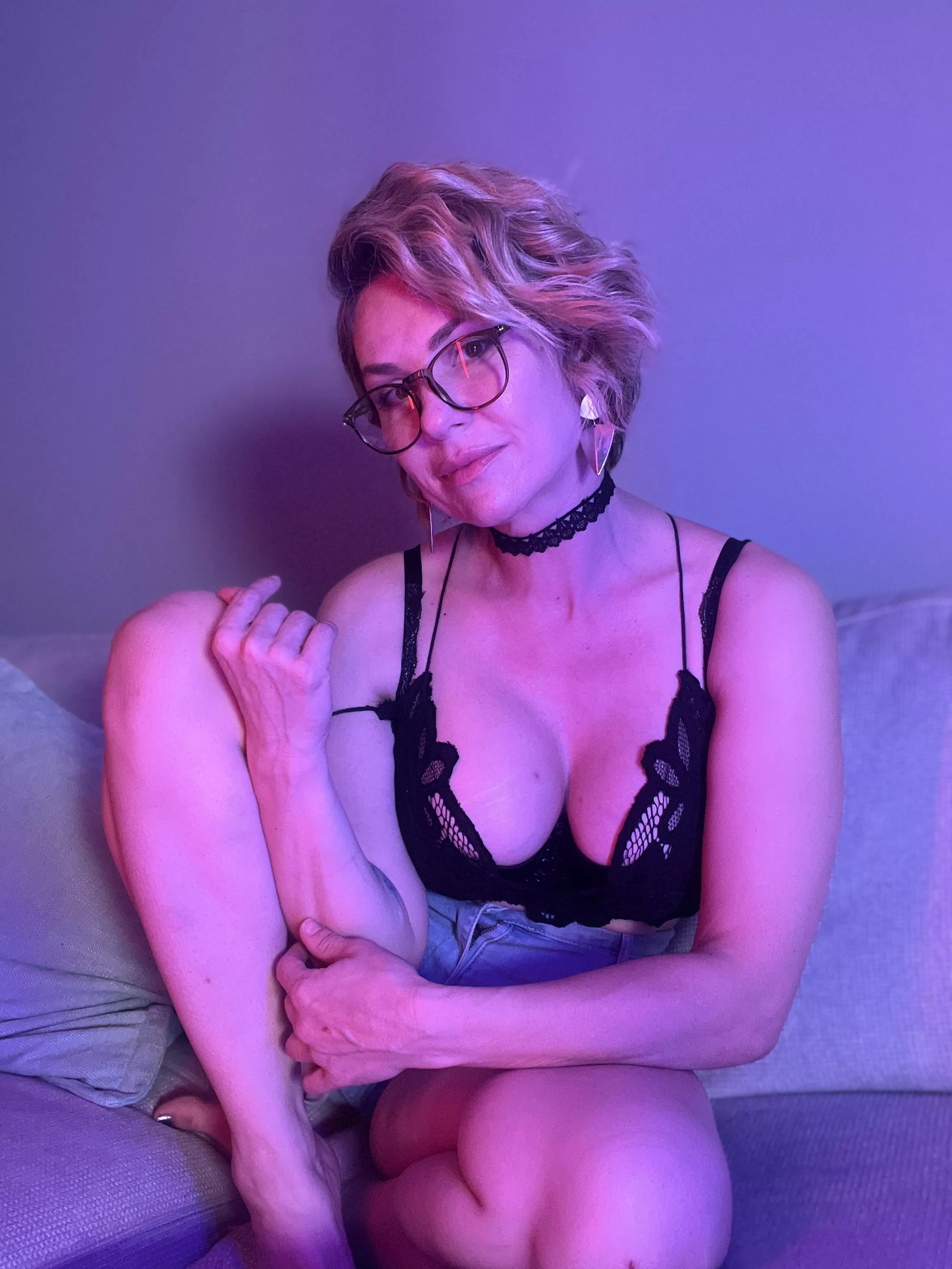 I like it curled like that, the whole carpet matching drapes thing [F42]