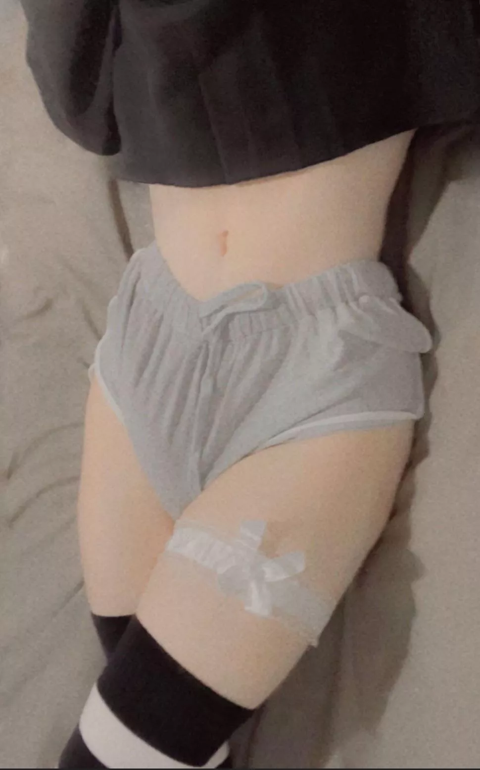 Love wearing a cropped hoodie and girly shorts🥰